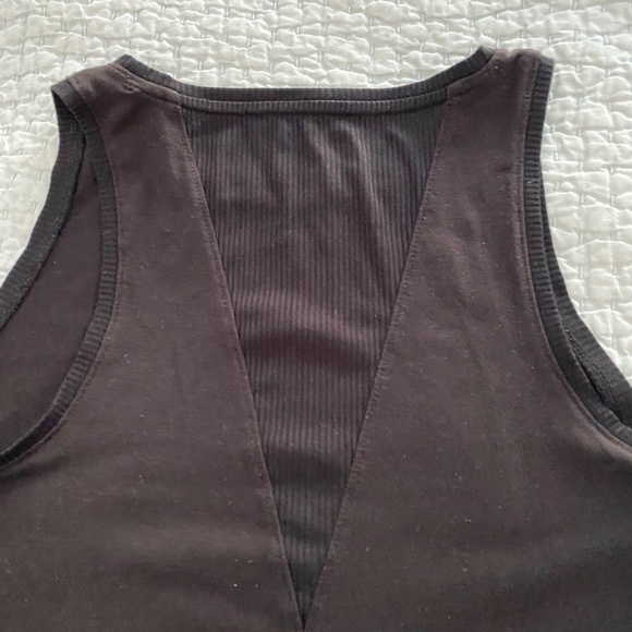 Bundle of three Athleta sleeveless tops - Picture 11 of 11